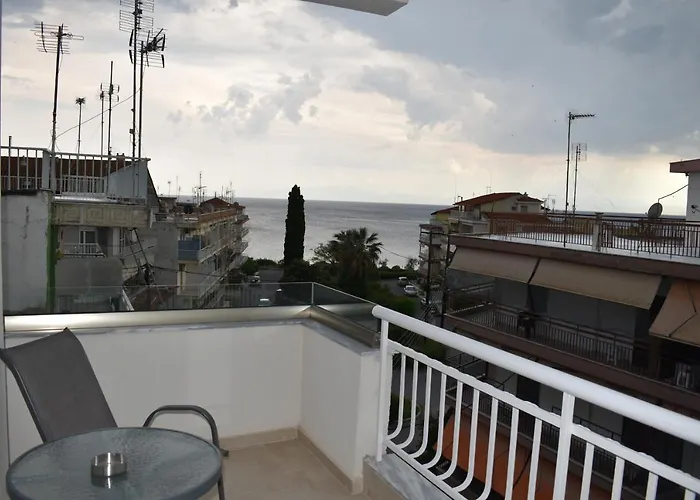 Sea View Luxury Apartment In Nea Kallikratia.