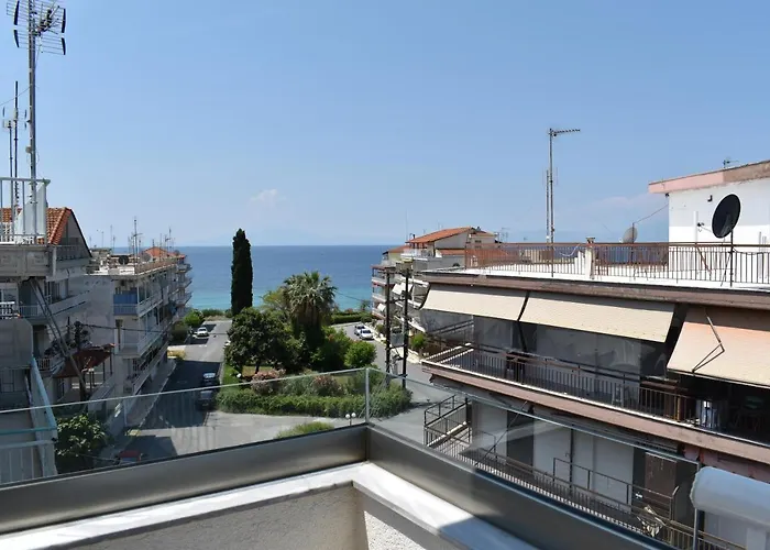 Sea View Luxury Apartment In Nea Kallikratia.
